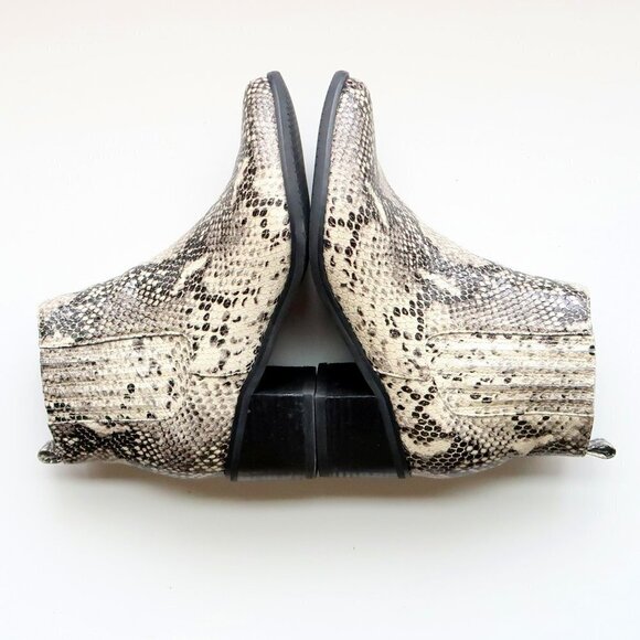 Blondo Snakeskin Leather Waterproof Block Heel Pointy Toe Ankle Boots / Booties - Picture 13 of 16